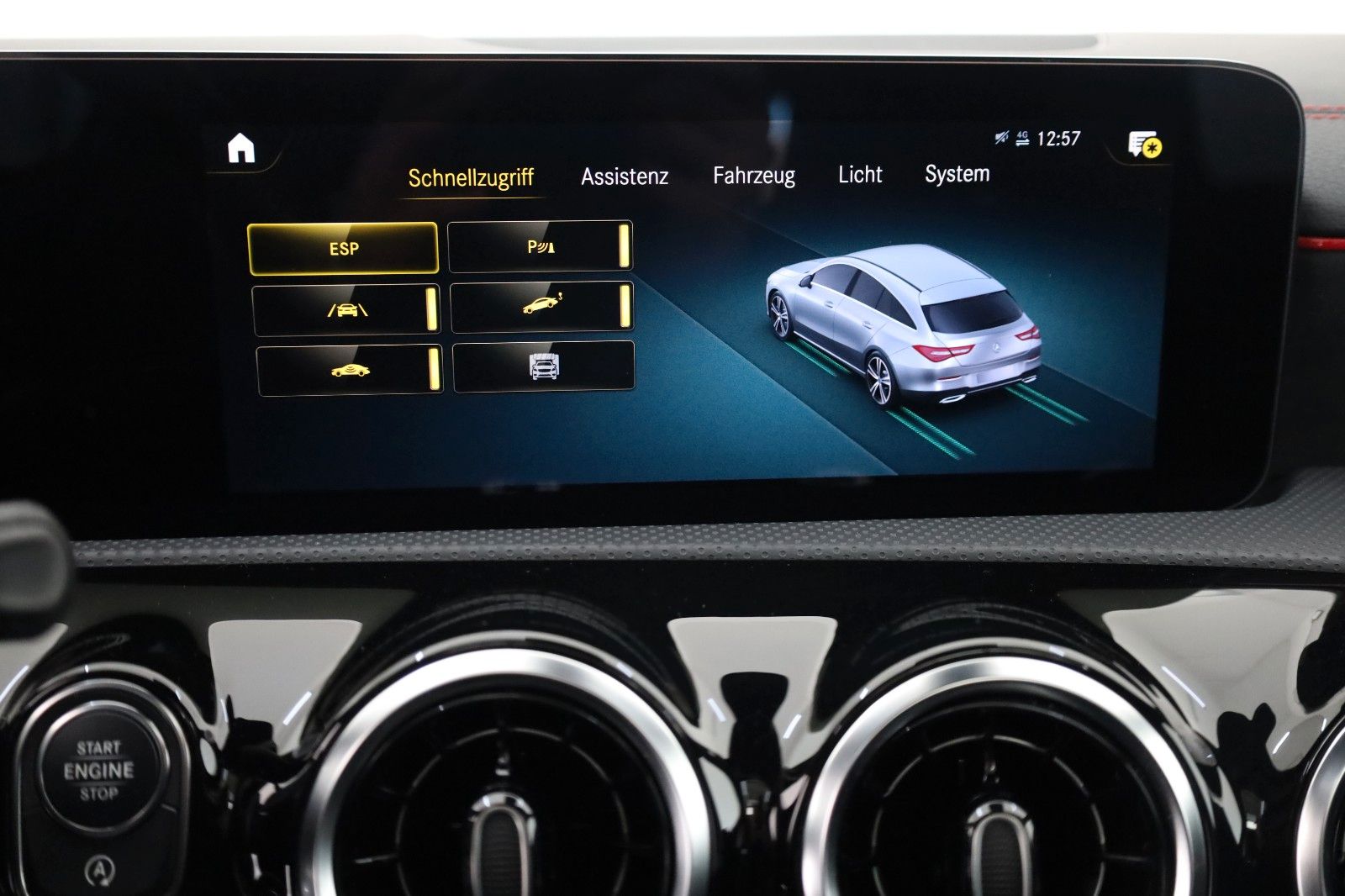 Fahrzeugabbildung Mercedes-Benz CLA 220d SB 4M AMG Line T.Leder,Navi,Night/ParkP