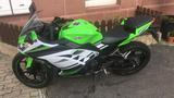 Kawasaki Ninja 300 mit 30th Anniversary Sonderlackierung - KAWASAKI NINJA 300