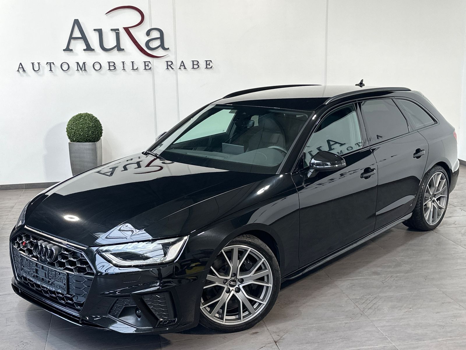 Audi S4 Avant Black NAV+MATRIX+MASSAGE+KAMERA+19ZOLL