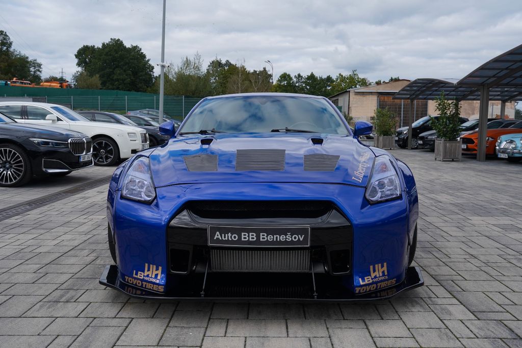 Nissan GT-R