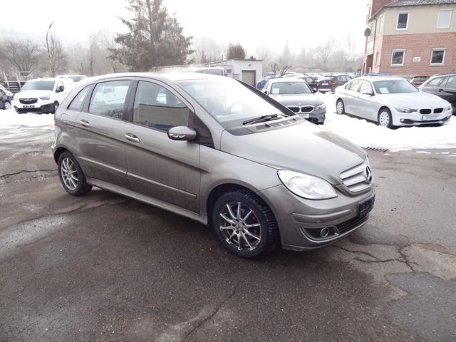 Fahrzeugabbildung Mercedes-Benz B 200/Klima/SitzH/PDC/Automatik/3.Hd/