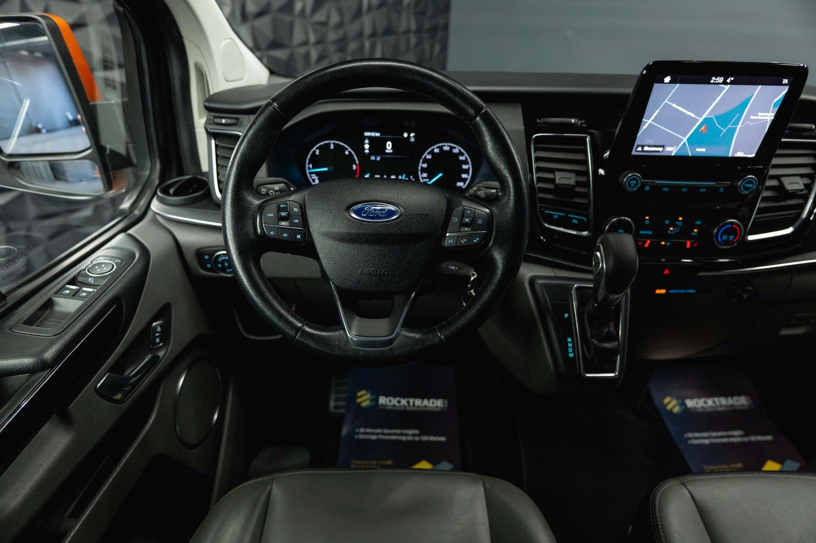 Fahrzeugabbildung Ford Tourneo Custom Kombi 320 L2 Trend Lang 9 Sitze