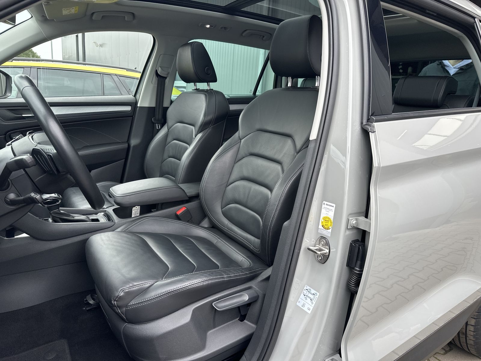 Fahrzeugabbildung SKODA Kodiaq 2.0 TDI DSG Ambition NAV+MATRIX+PANO+AHK