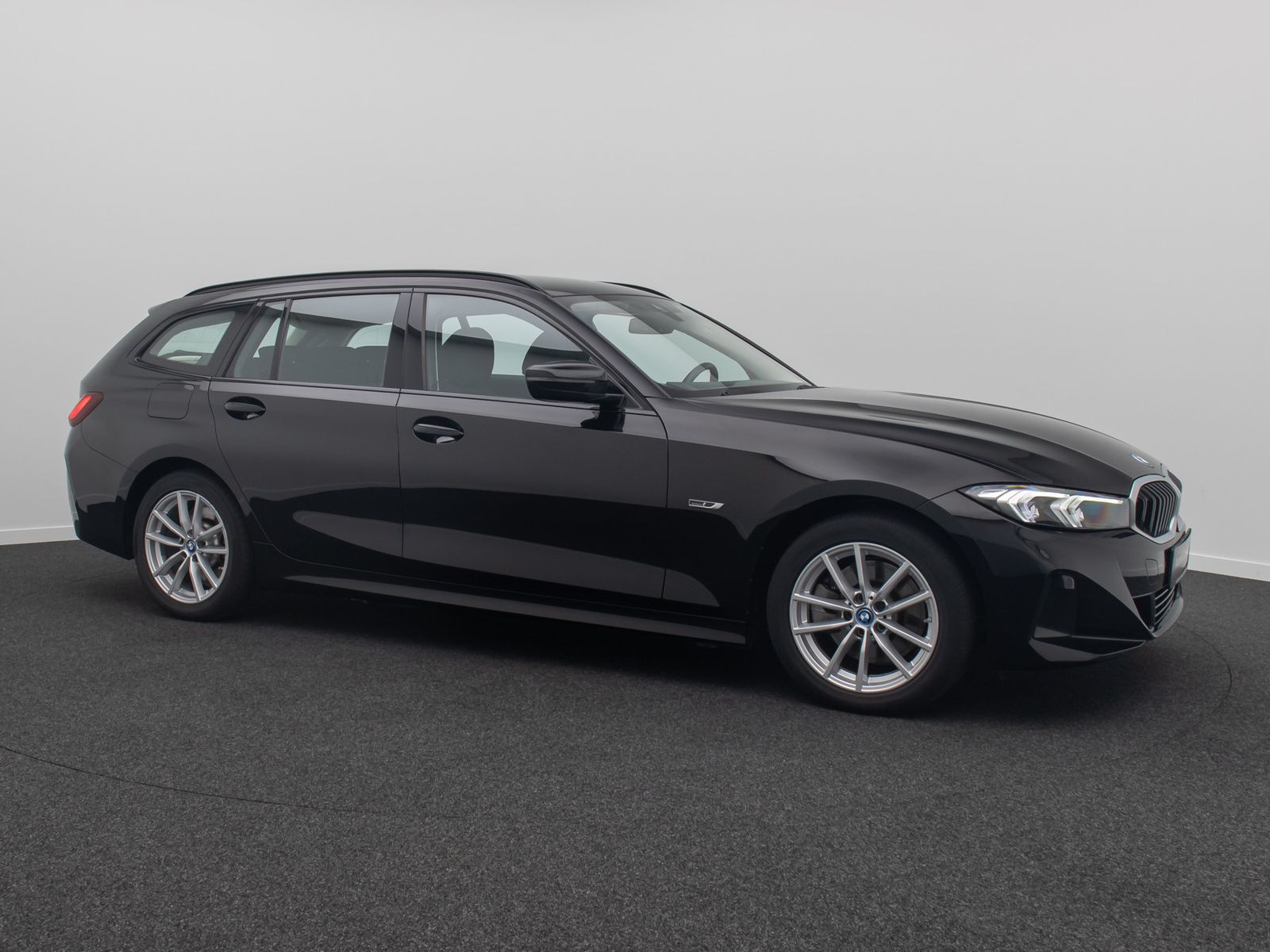 Fahrzeugabbildung BMW 320e Widscreen DAB Cockpit+ PDC GeschwindigReg