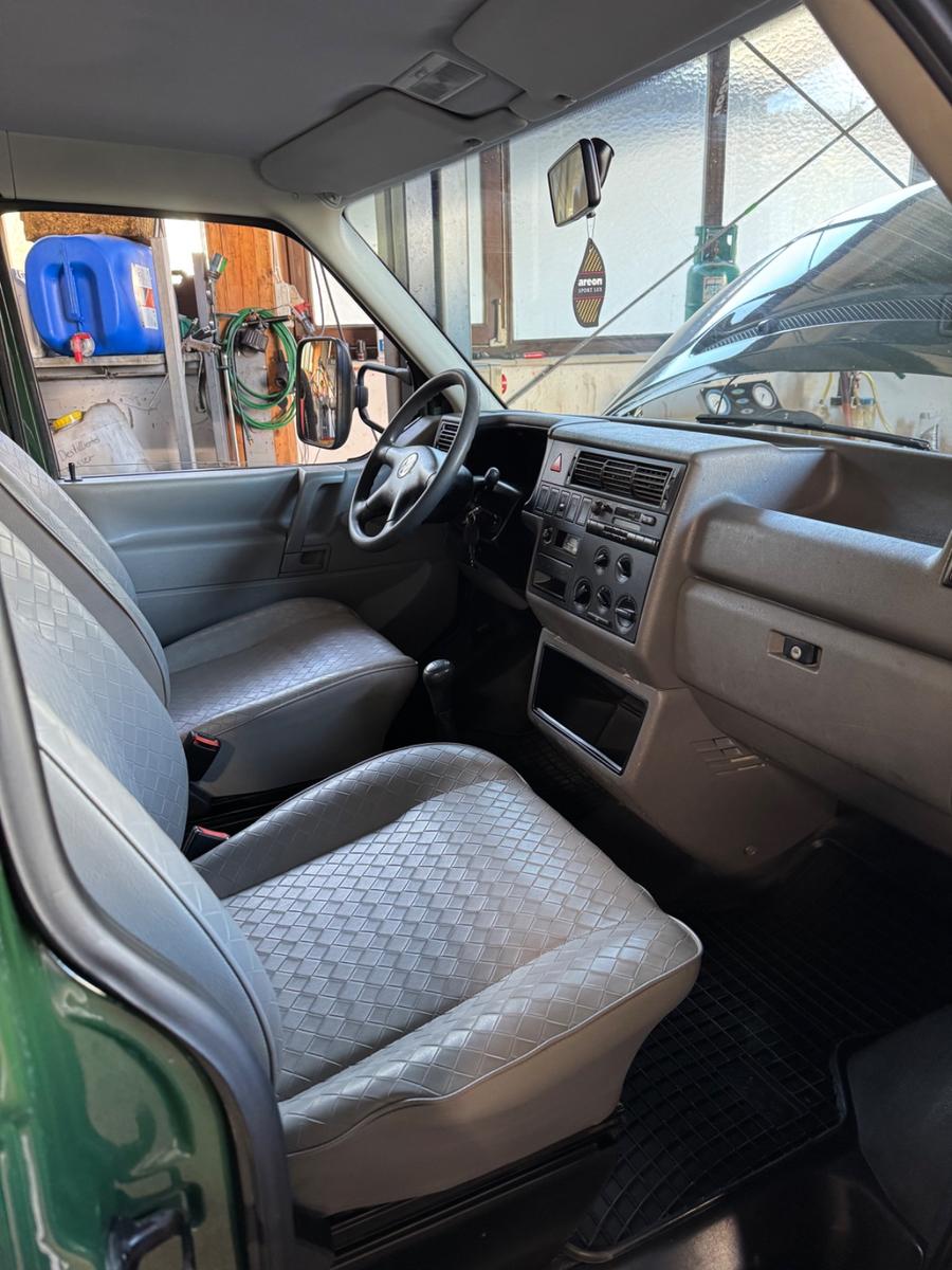 Volkswagen T4 Doka Syncro 4trg 2,5 TDI AXL GRÜNE Pl. HU Neu