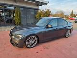 BMW 330 d xDrive M-Paket /Head up Display - BMW 330 aus 2013 mit Diesel-Antrieb: Limousine