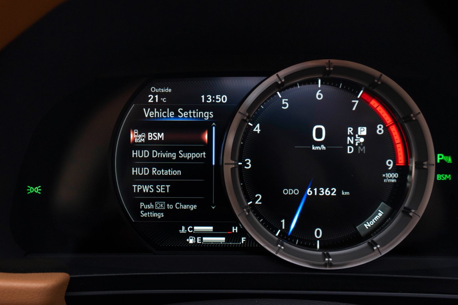 Fahrzeugabbildung Lexus LC 500 Cabrio HUD LED ACC ML TOTW KAM PCS RCTA