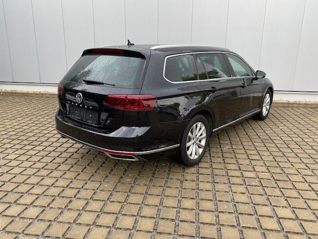 Passat Variant 2.0 TDI DSG Elegance AHK/MATRIX/1