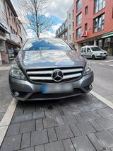 Mercedes-Benz Mercedes B200  Gepflegtes Fahrzeug in gut... - Mercedes-Benz B 200 in Aachen
