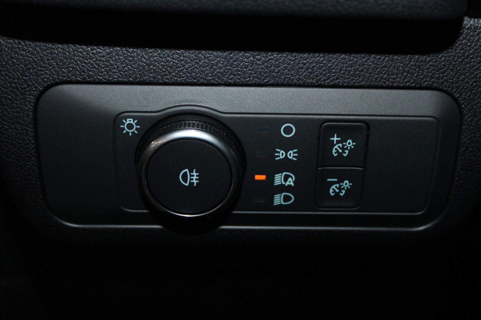 Fahrzeugabbildung Ford Kuga ST-Line LED NAVI HUD CAM WinterPaket uvm.