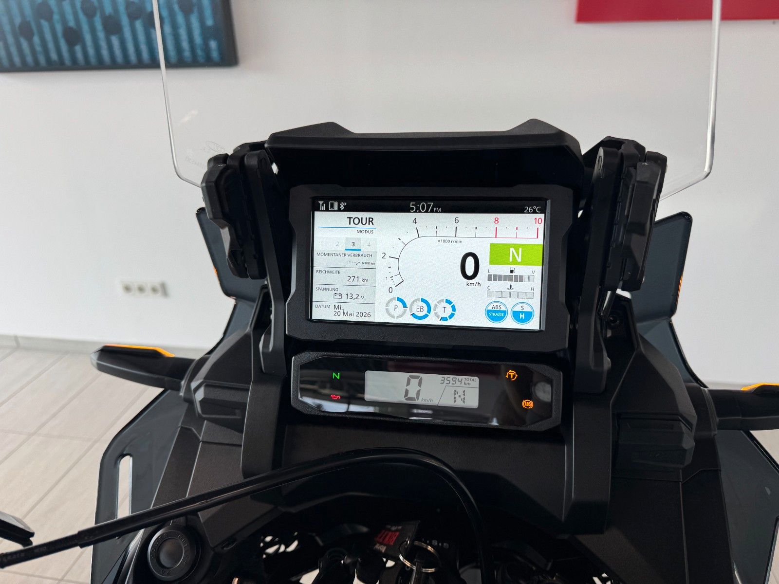 Fahrzeugabbildung Honda Africa Twin CRF 1100 ES, elektrisches Fahrwerk