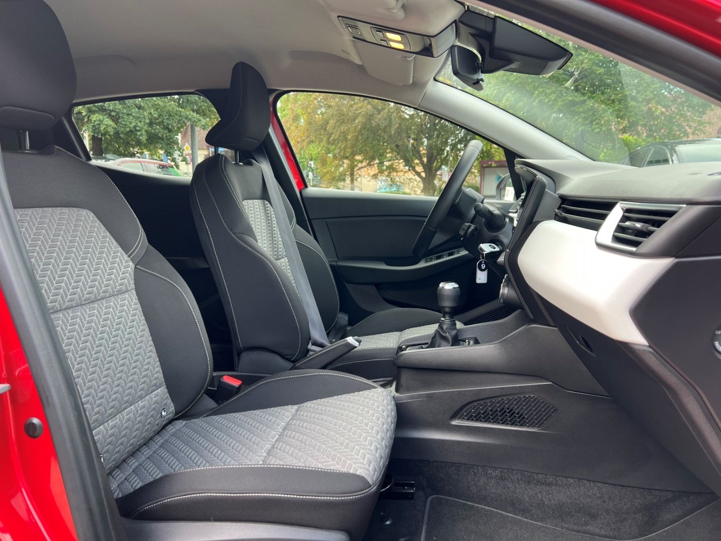 Fahrzeugabbildung Renault Clio V Evolution Navi Digitales Cockpit LED Appl