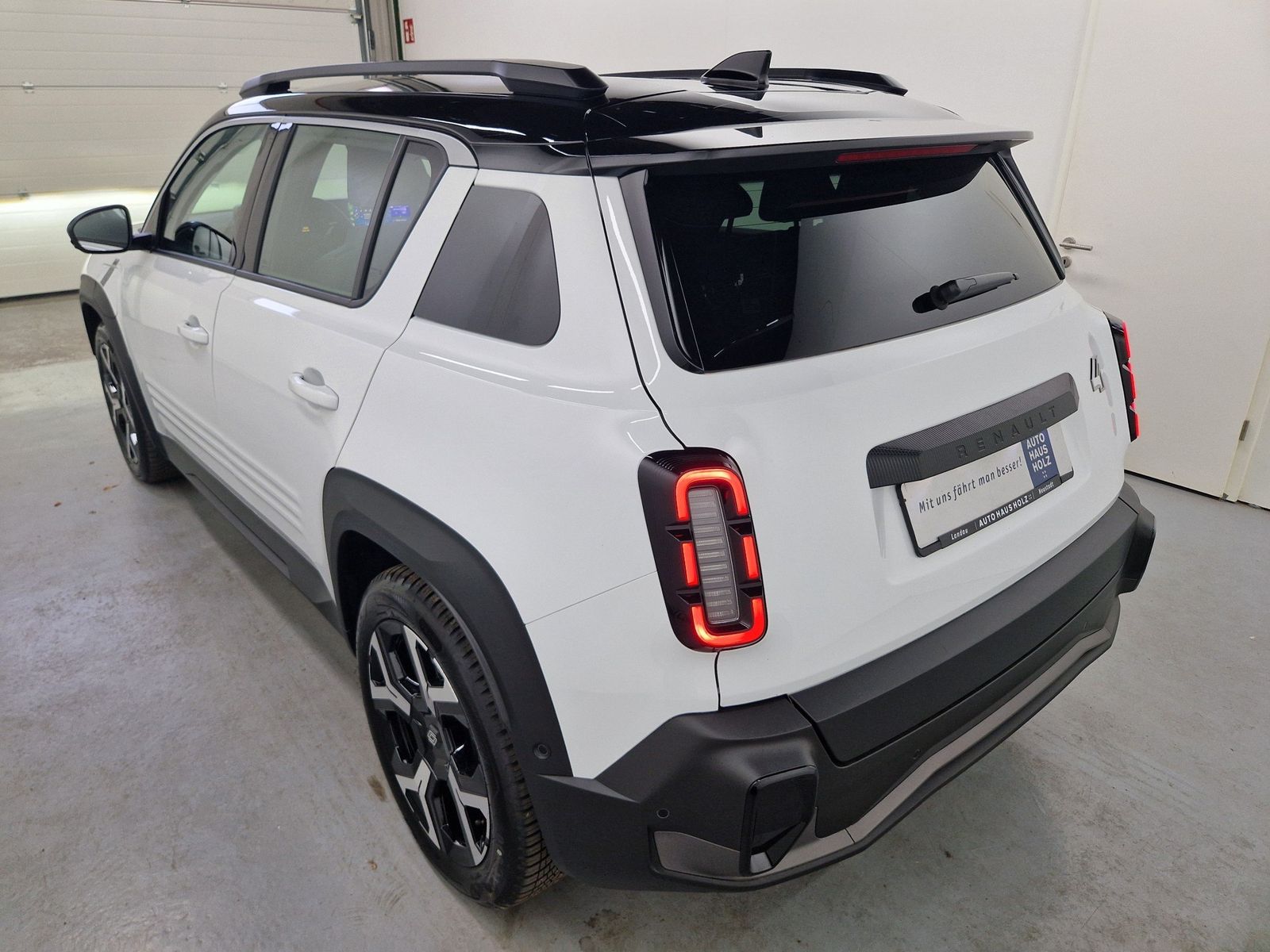 RENAULT R 4 E-Tech Techno 150 Comfort Range – Bild 2