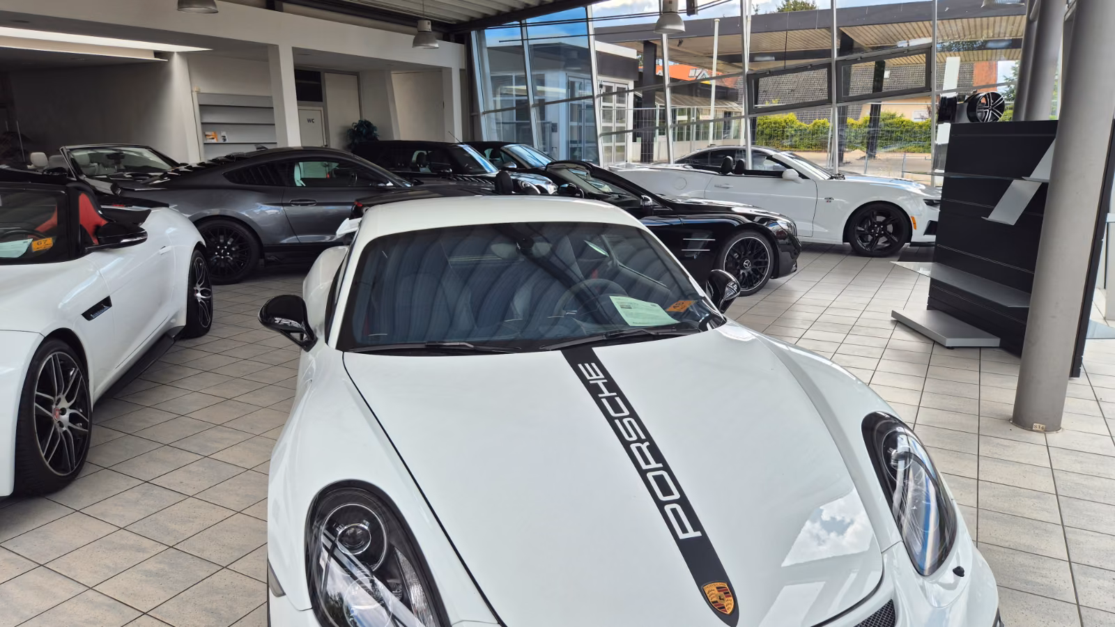 showroom-image-main