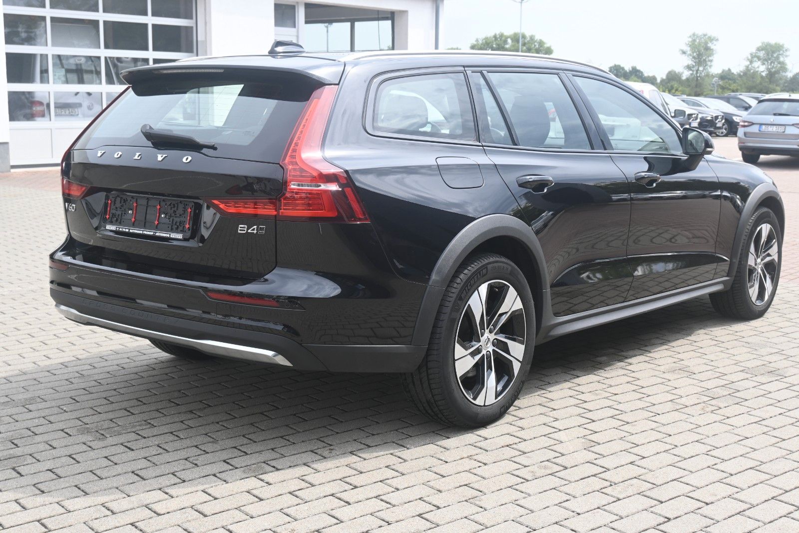 Fahrzeugabbildung Volvo V60Cross Country B4D AWD Plus*FSHZG*ACC*BLIS*AHK