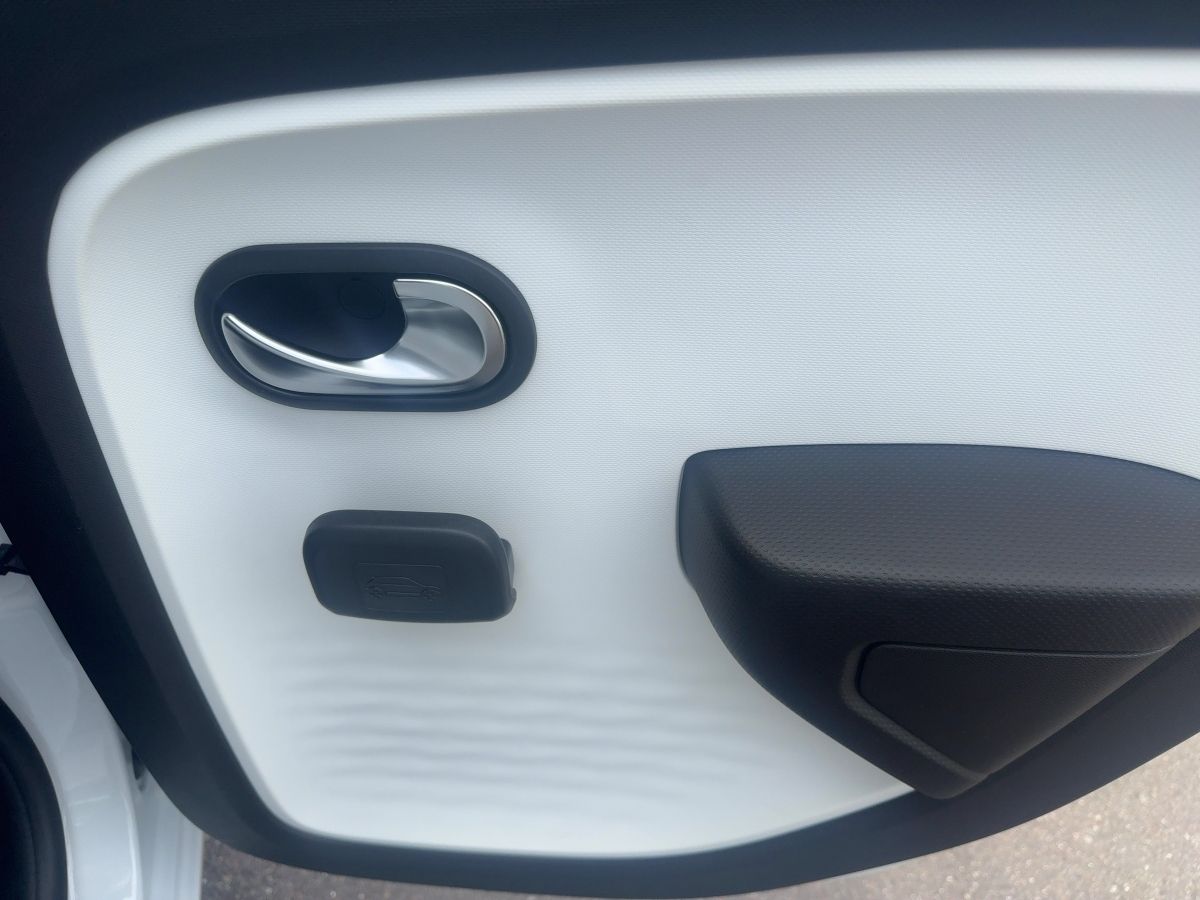 Fahrzeugabbildung Renault Twingo E-TECH 100% el. ZEN ABS Fahrerairbag ESP