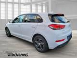 Hyundai i30 Intro Edition 1.5 Turbo Automatik 160 PS Mil - Hyundai i30 Intro mit Benzin-Antrieb
