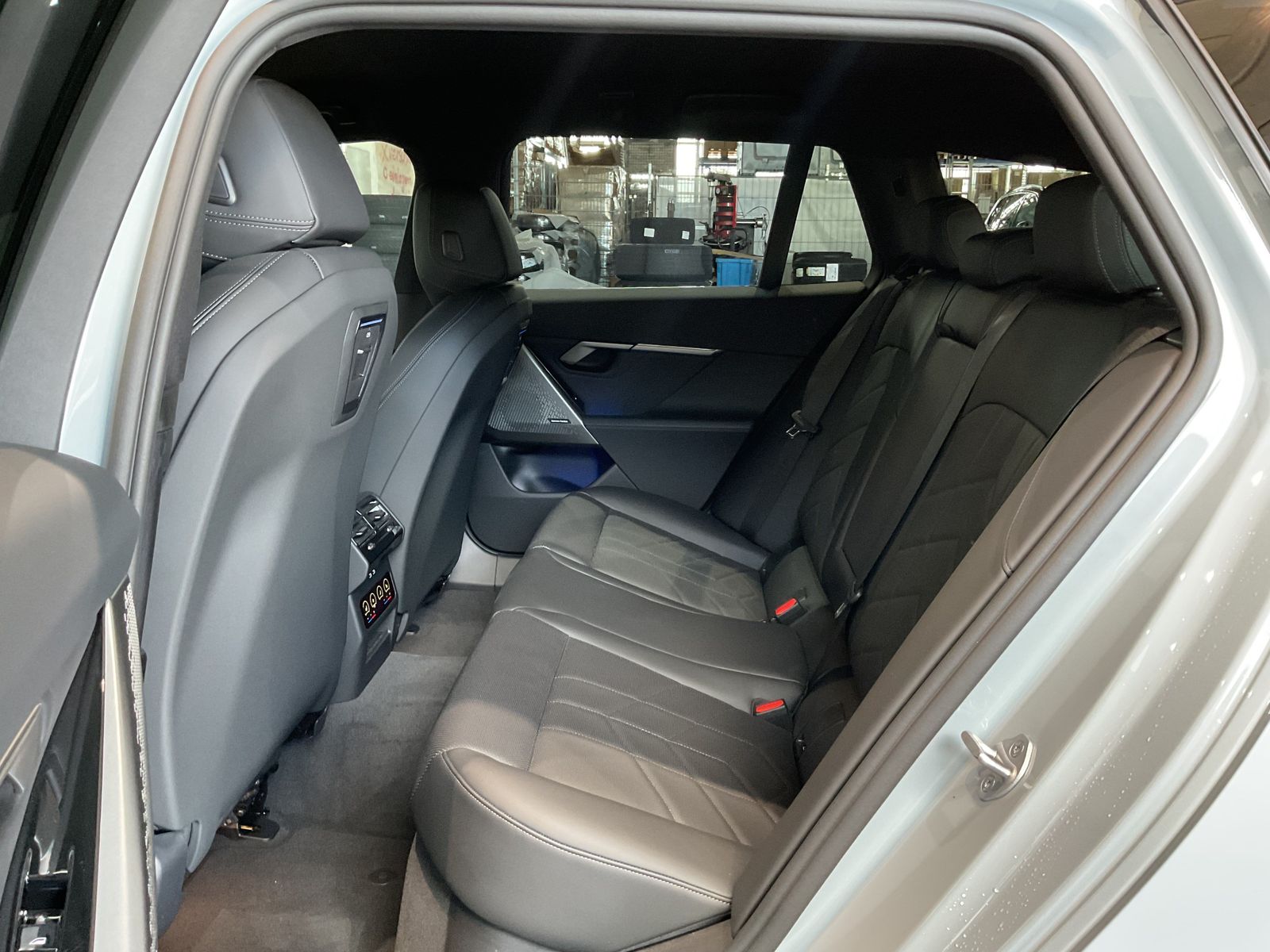 Fahrzeugeinzelansicht 13 Fahrzeugabbildung BMW 520d |HK HiFi |M-Sportfahrwerk |AHK