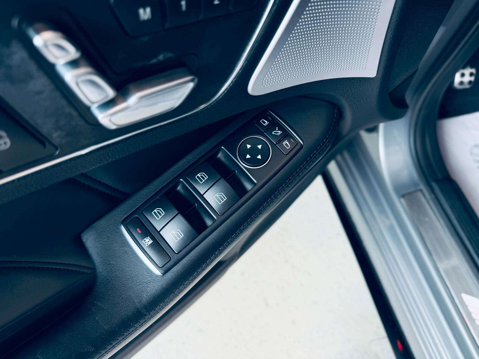 MERCEDES-BENZ E 63 T AMG V8 5.5 557ch 4MATIC BVA Toit pano Caméra 360 TV Sièges chauffants cuir Historique présent