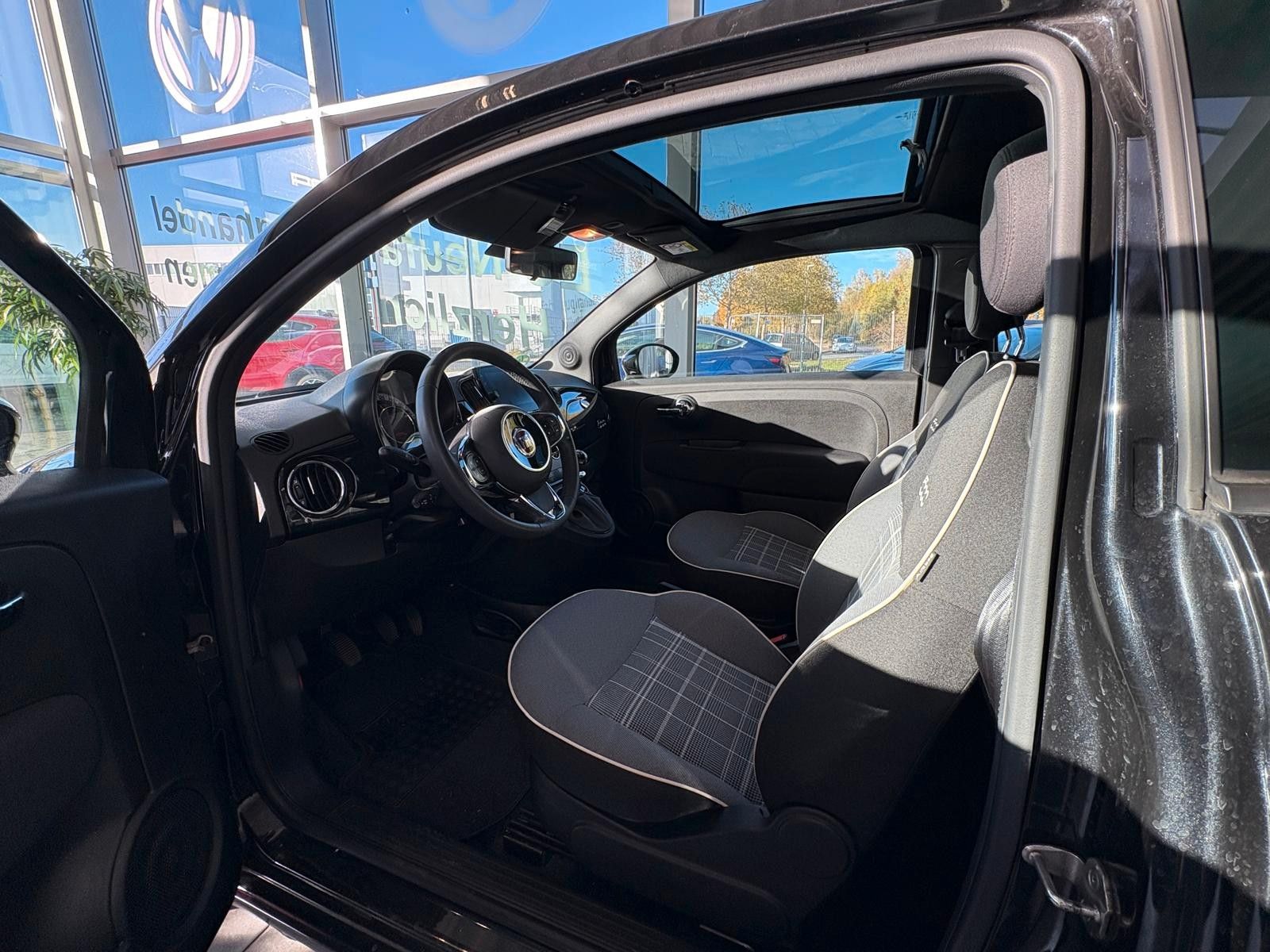 Fahrzeugabbildung Fiat 500 Lounge/Panodach/Alu/PDC