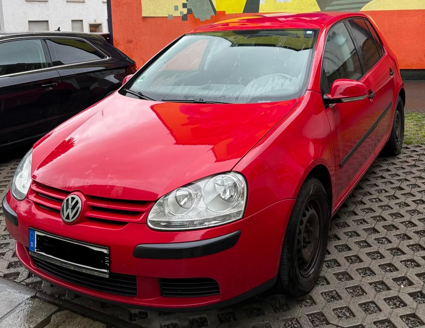 Volkswagen Golf 2005 — interior