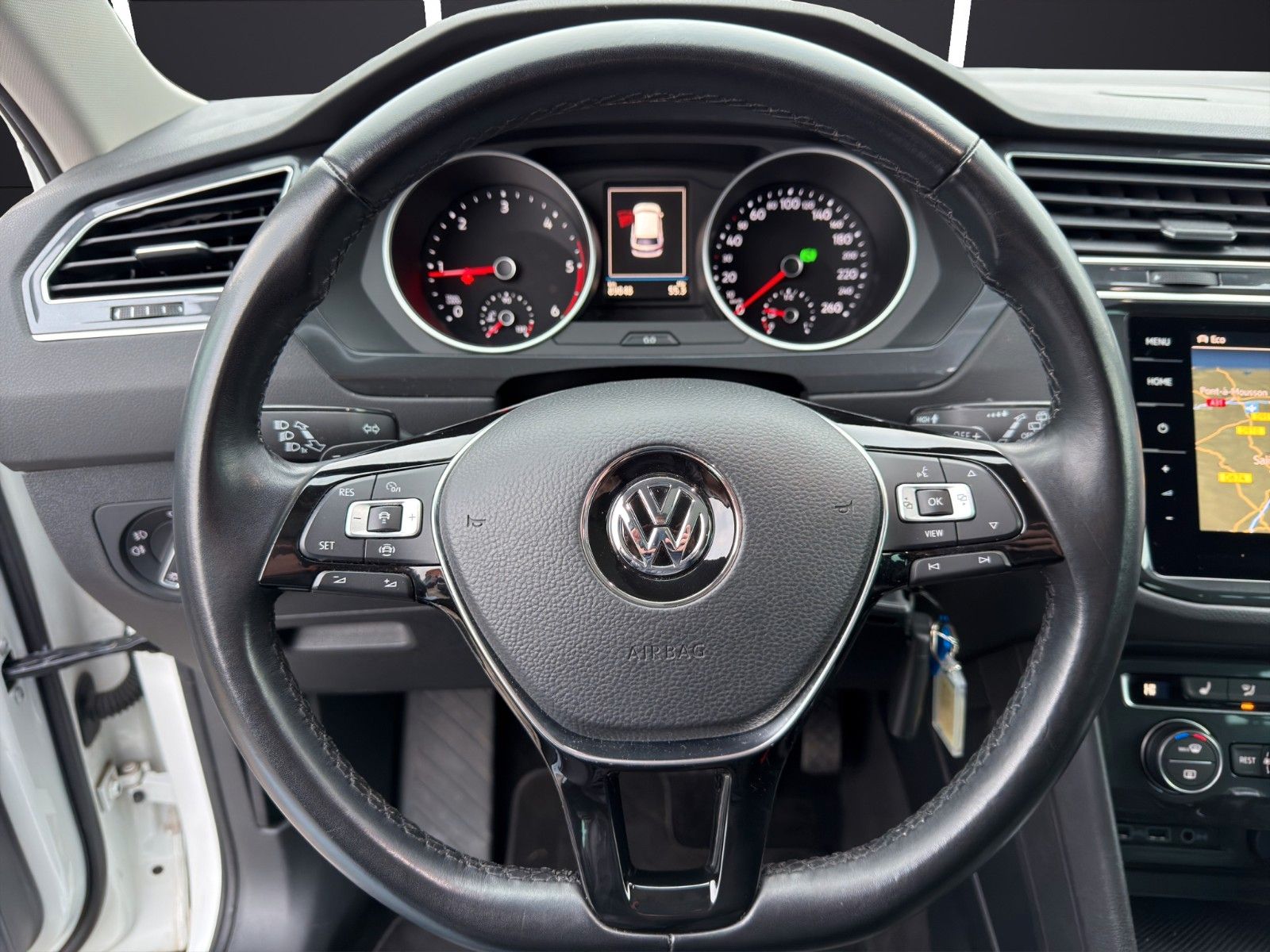 Fahrzeugabbildung Volkswagen Tiguan 4Motion*Navi*Kamera*SitzHZ*Memory*Pano*