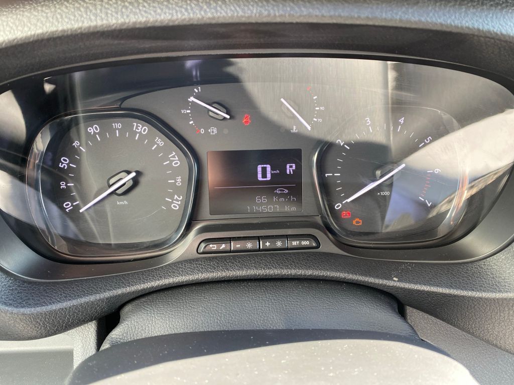 Fahrzeugabbildung Citroën Jumpy M Diesel 145 S&S EAT8 *8-Sitzer*Kamera*