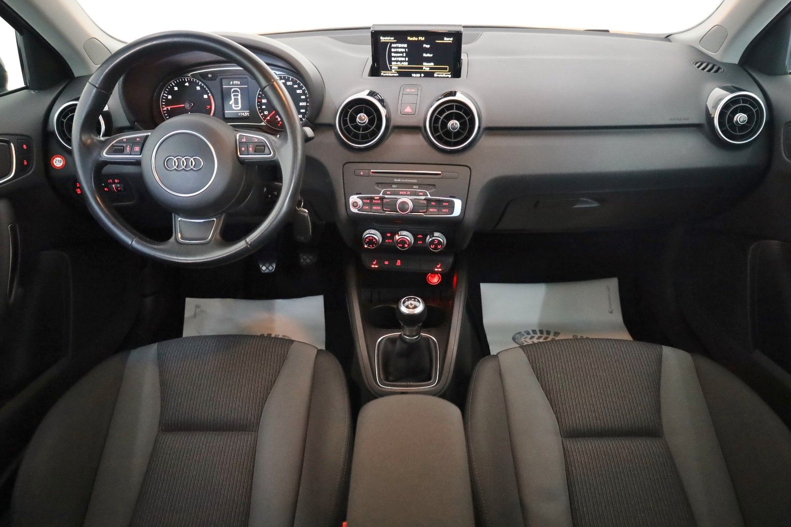 Fahrzeugabbildung Audi A1 Sportback design,PDC,8 fach bereift