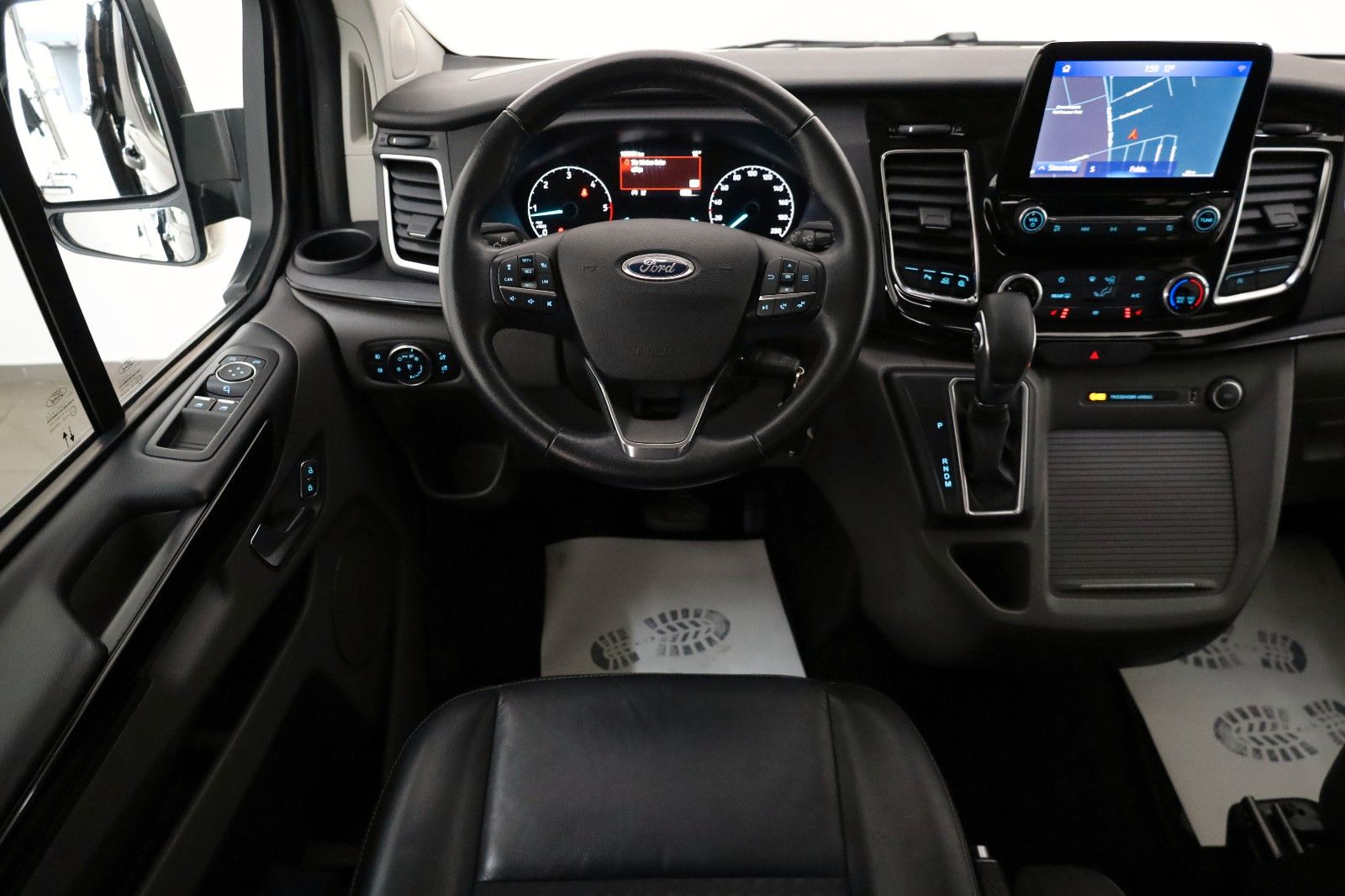 Fahrzeugabbildung Ford Tourneo Custom Sport 8 Sitzer,T.Leder,Navi,Xenon