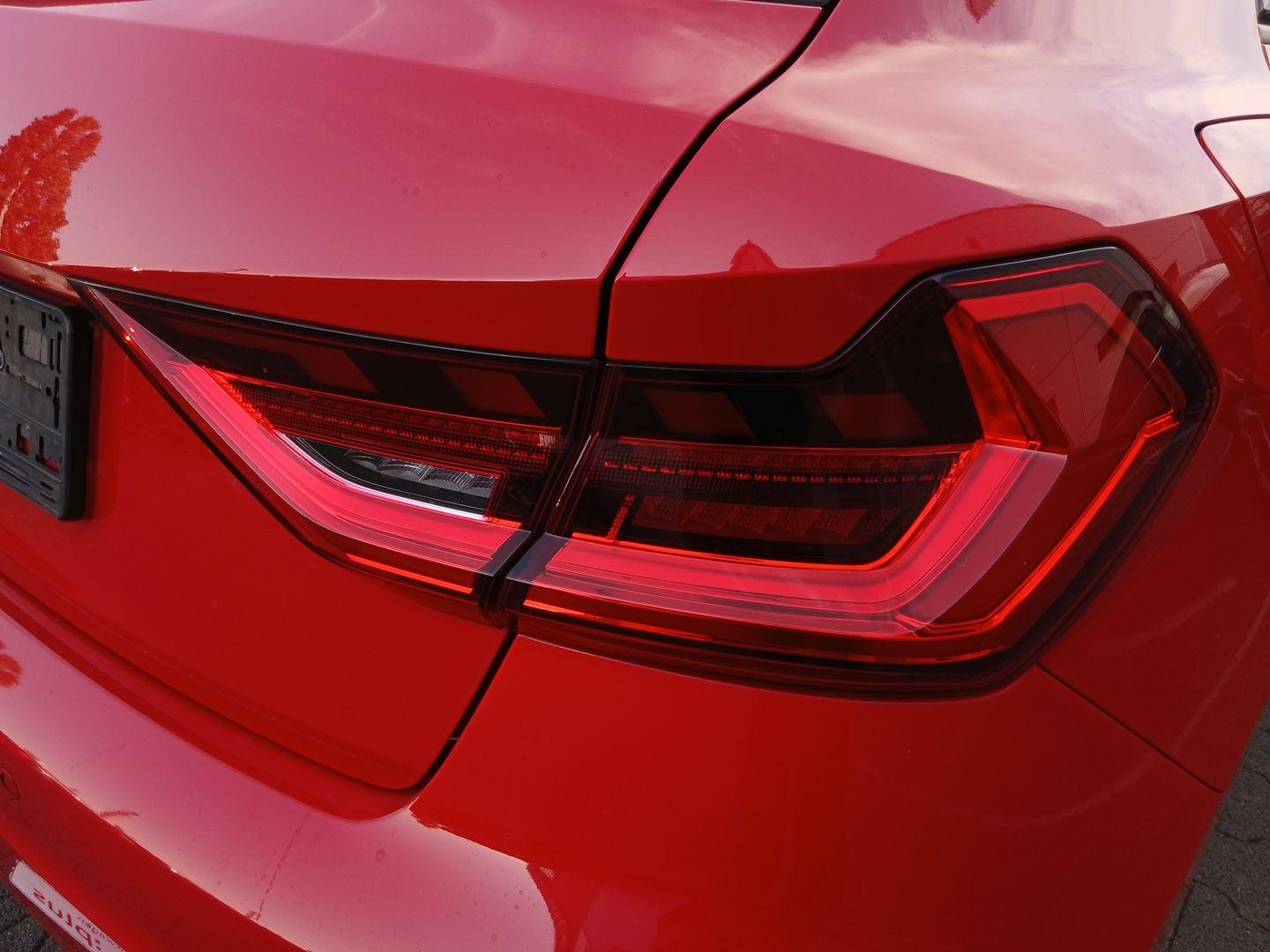 Audi A1 Sportback 30 TFSI Adv. S tronic *LED*GRA*SHZ*