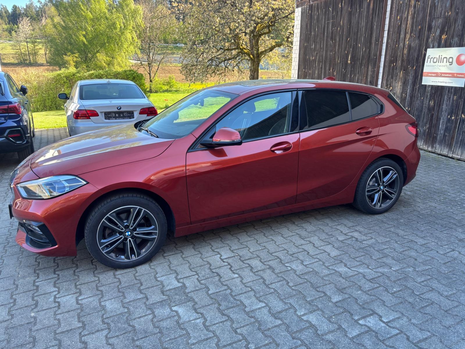 BMW 118 i Sport Line,Pano,Navi,SHZ,LED,RFK.8fach