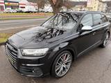Audi SQ7 4.0 TDI quattro - schwarze Audi SQ7