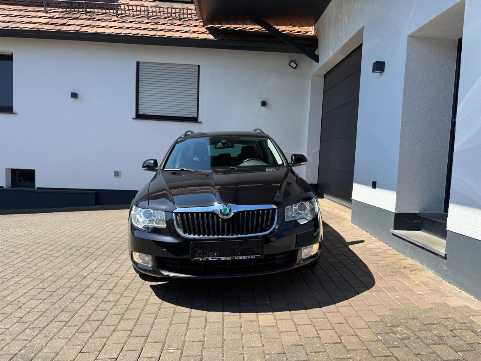 Skoda Superb Combi Active *1.Hand*Garantie*AHK*