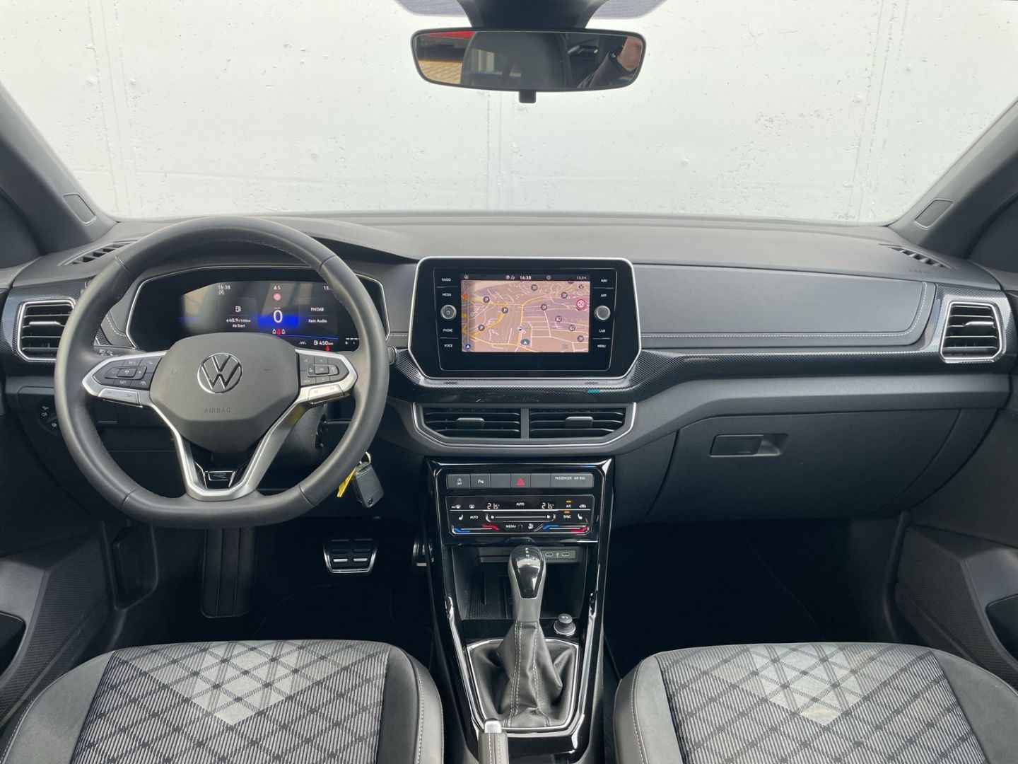 T-Cross 1.5 TSI DSG R-Line AHK/Kamera/Navi/App-C