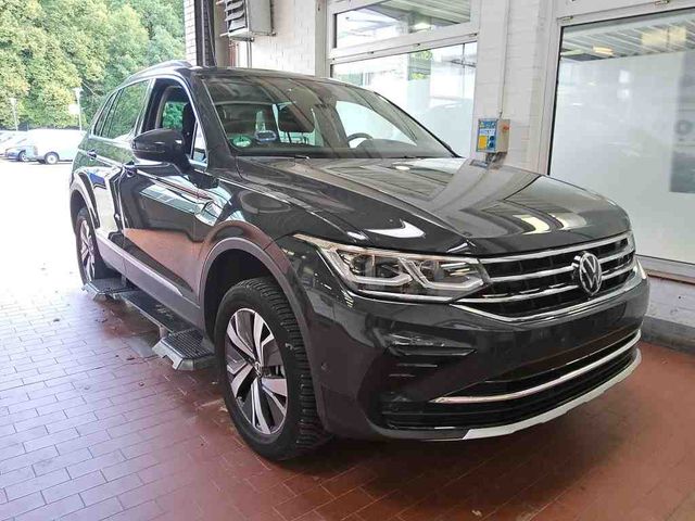 Tiguan 1.4 eHybrid ELEGANCE IQ.LIGHT+KAMERA+AHK+