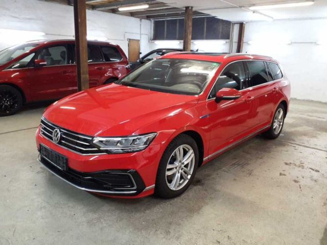 Volkswagen Passat GTE Business Pano. LED R.Cam Navi ACC SHZ