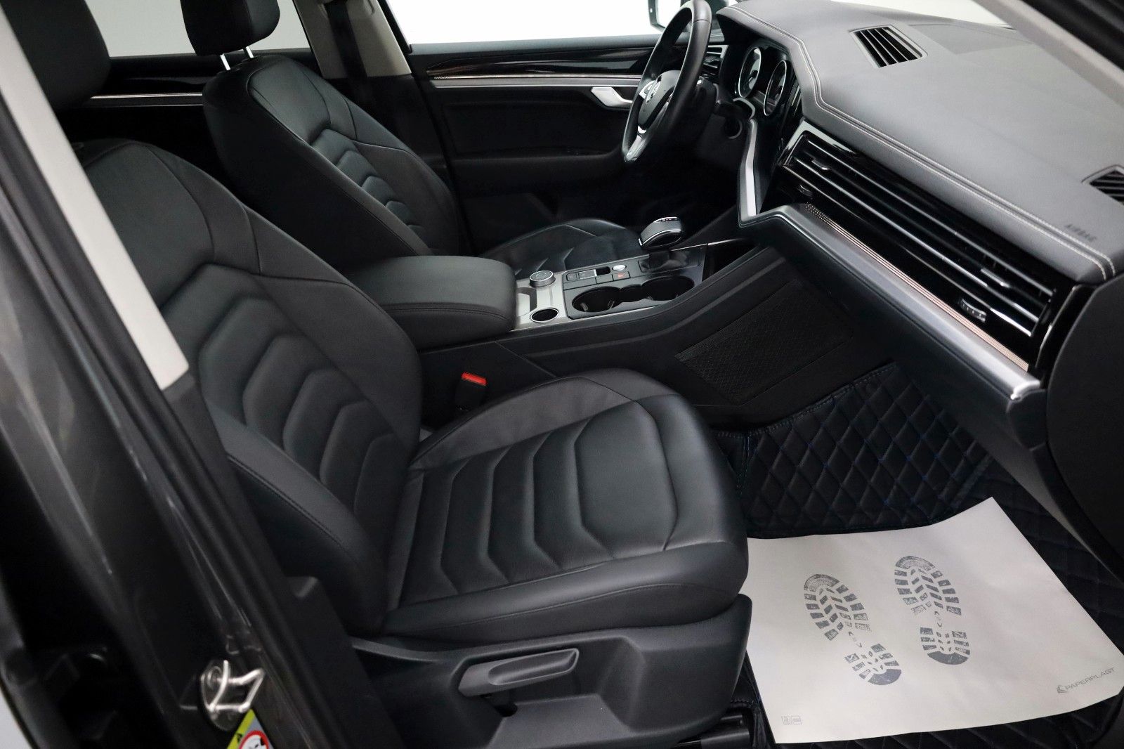 Fahrzeugabbildung Volkswagen Touareg Elegance 4M,R-Line,Keyless,AHK el,SR+WR
