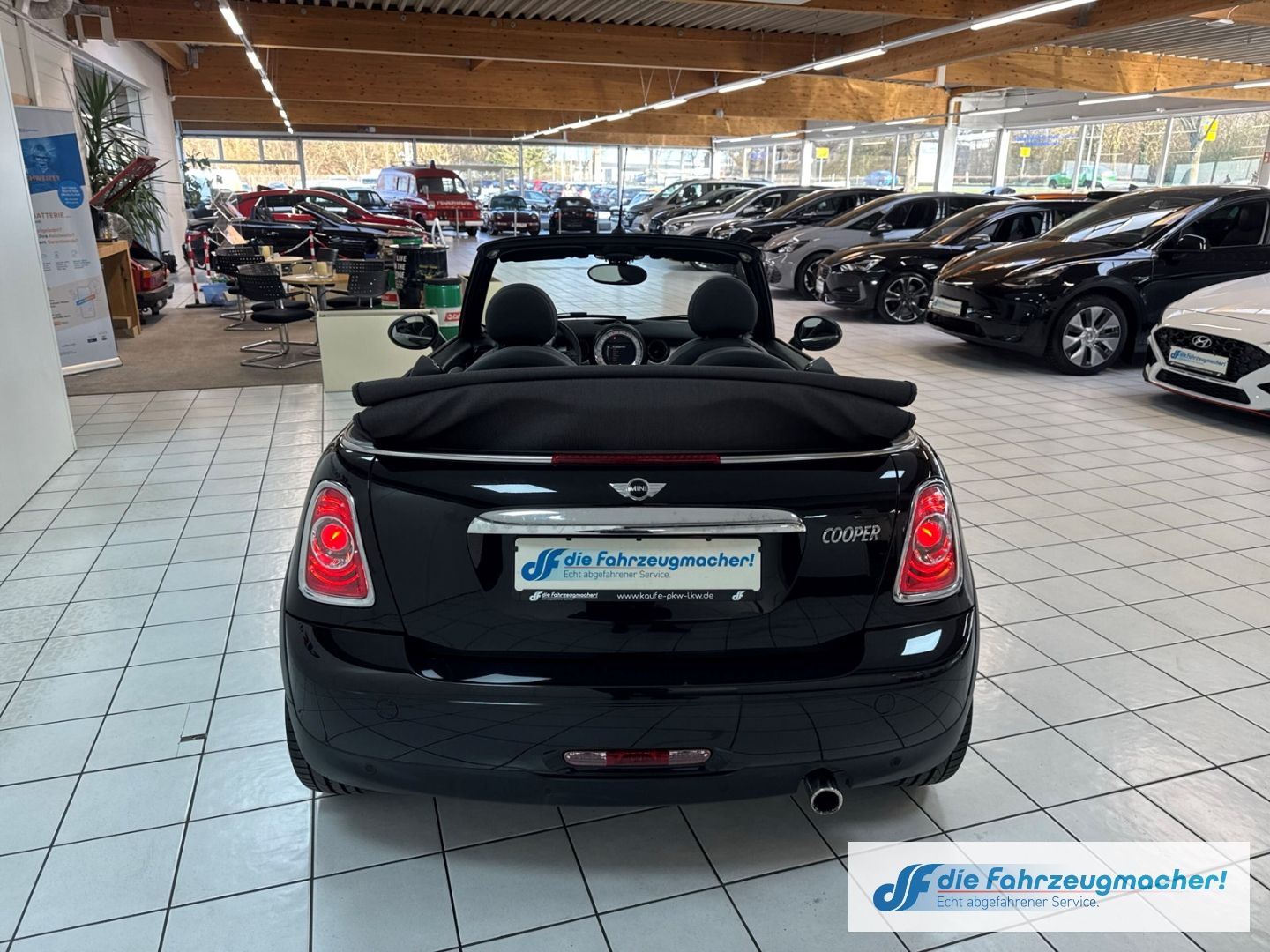 Fahrzeugabbildung MINI Cooper Cabrio Sport Navi Xenon Leder Ambiente SH