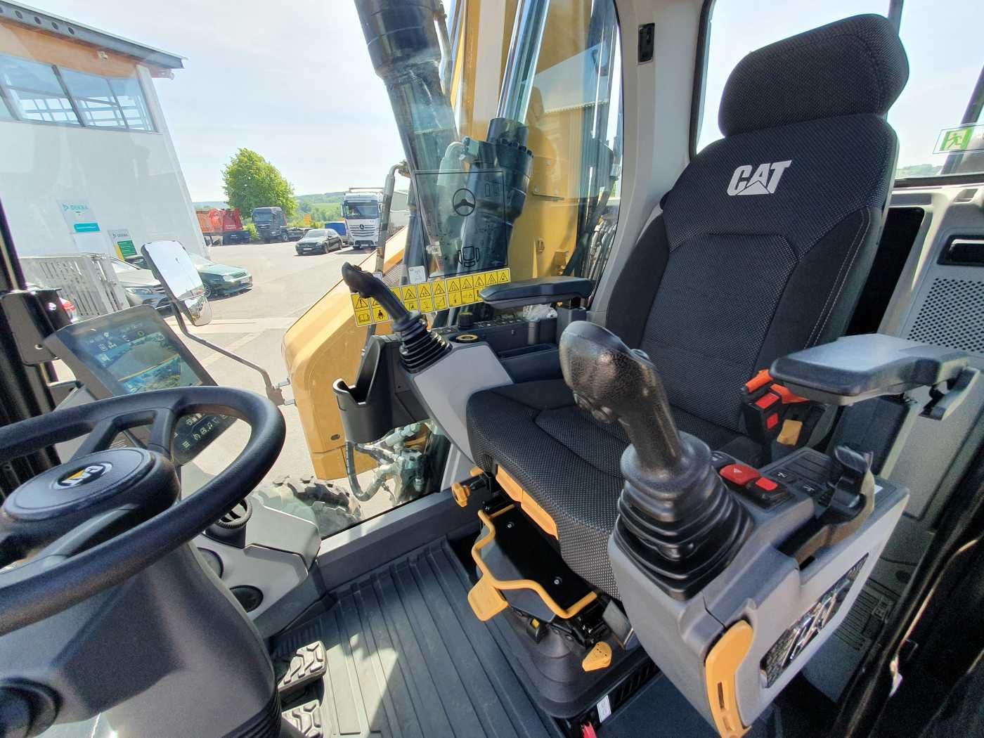 Fahrzeugabbildung CAT M318 / 2022 / nur 286h! / Tieflöffel / Pratzen