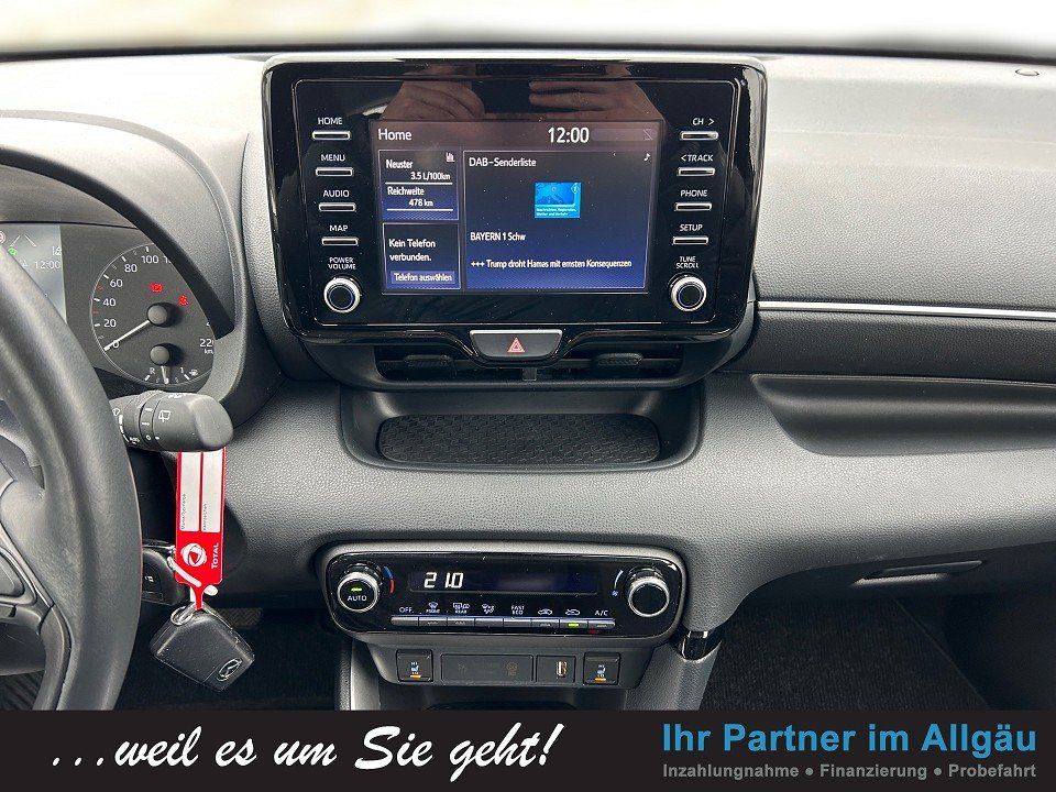 Fahrzeugabbildung Mazda 2 HYBRID AT PURE PLUS-P KLIMAAUT+SHZ+CARPLAY+PDC