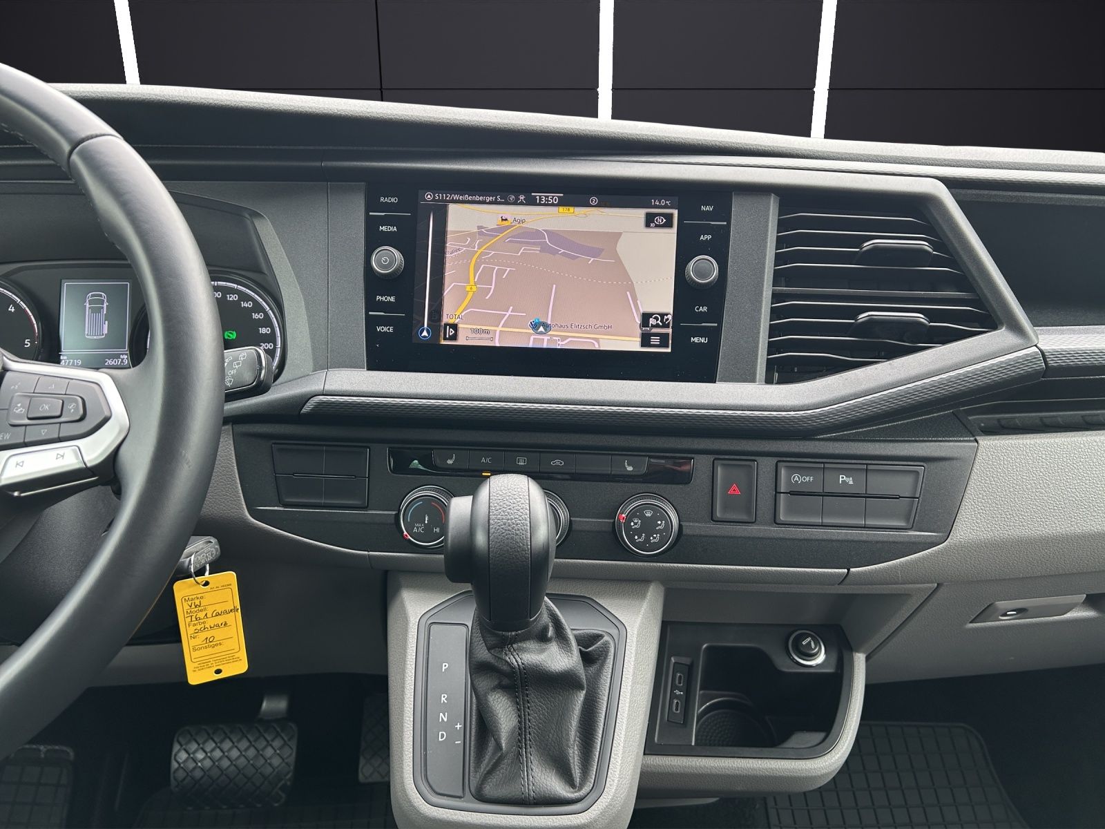 Fahrzeugabbildung Volkswagen T6 Caravelle T6.1 Comfortline DSG LED NAVI