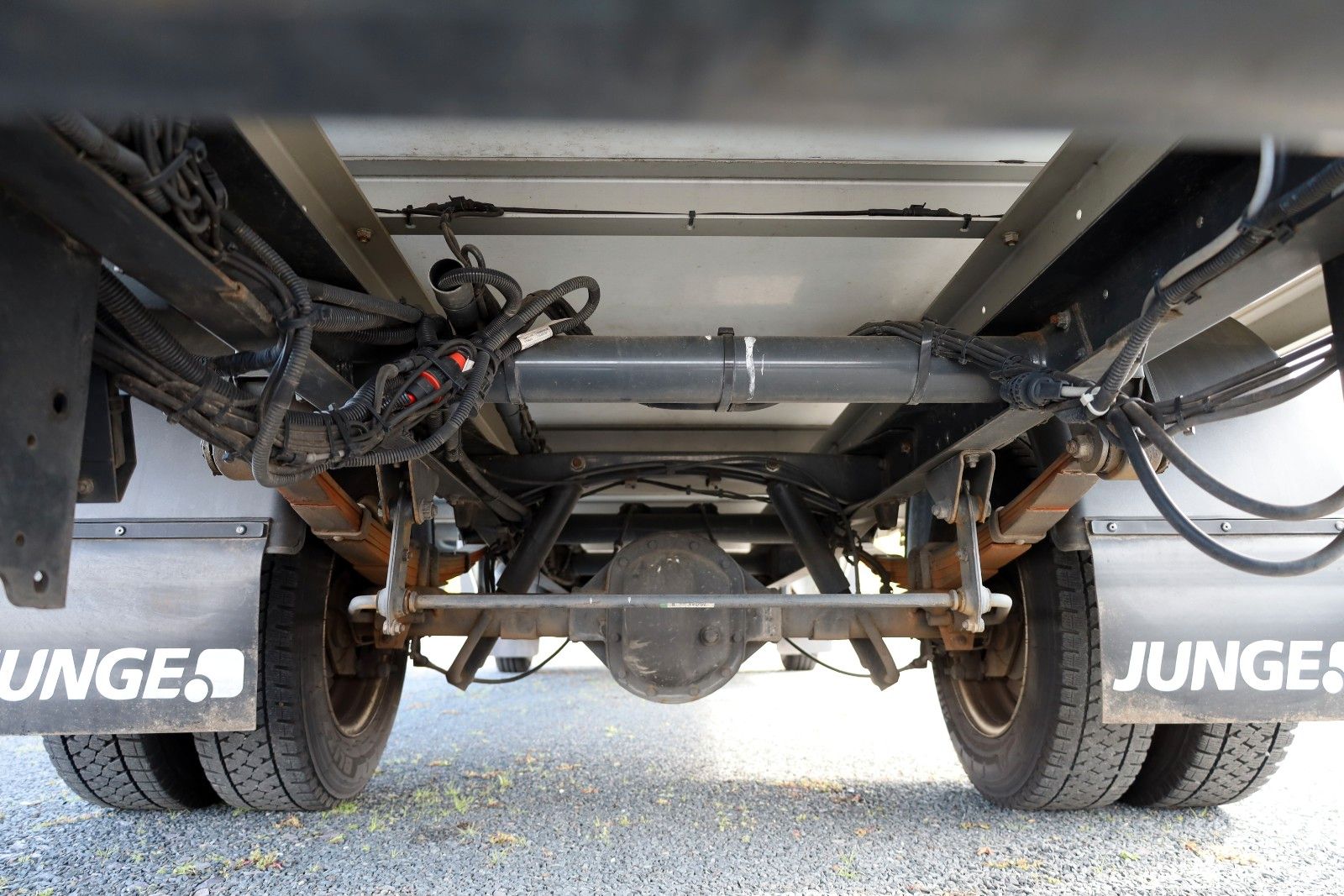 Fahrzeugabbildung Iveco Daily 35C16 ,Daily,KOFFER / LBW-6, Ladebordwand