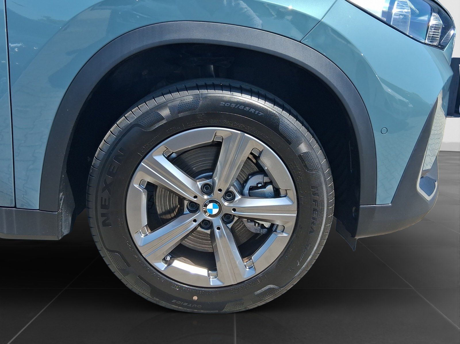 BMW X1 sDrive20i Navi CarPlay Driving Parking Head foto 9