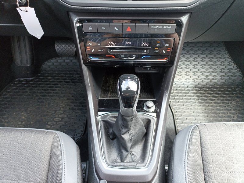 Fahrzeugabbildung Volkswagen T-Cross 1.0 TSI DSG Style+AHK+NAVI+LED+KAMERA