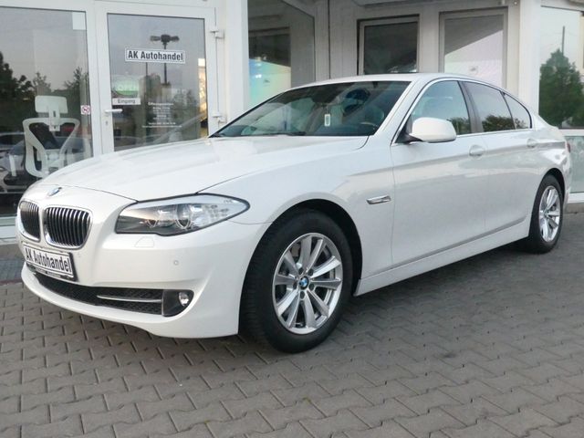 BMW 525d  Navi Xenon Glasdach 1. Hand