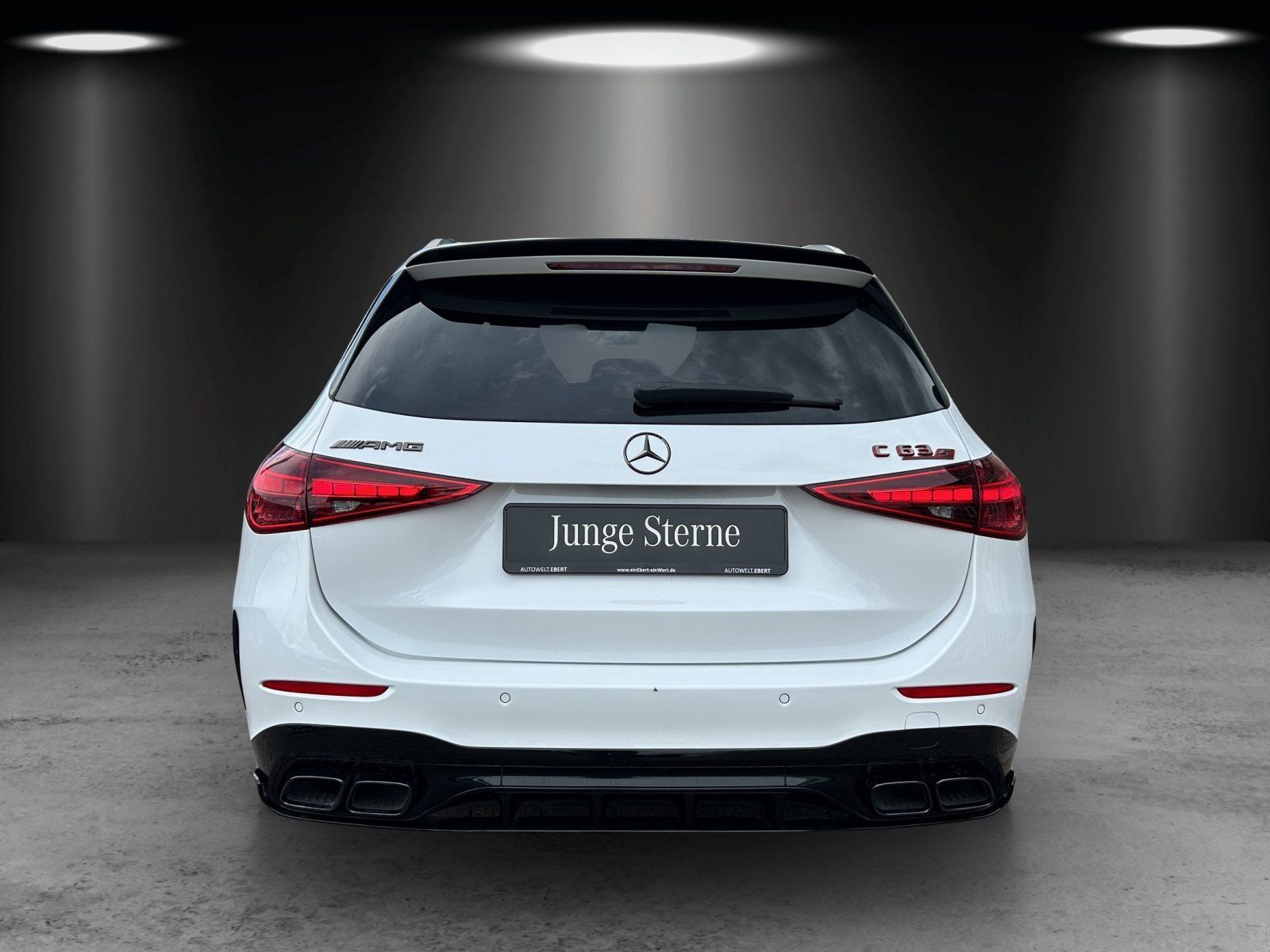 Fahrzeugabbildung Mercedes-Benz C63SE T €144.835-Perf.Sitz DISTRO AERO Pano Memo