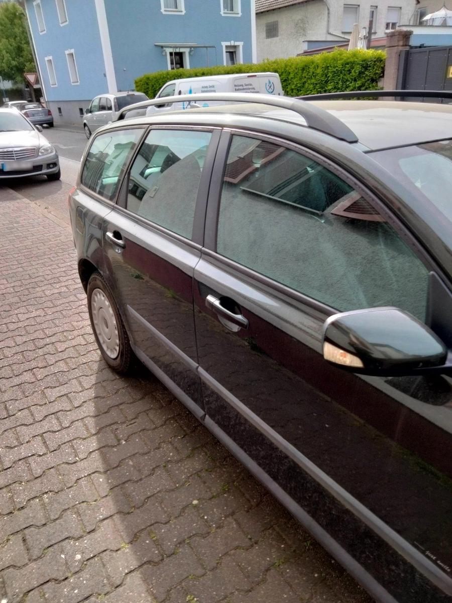 Volvo V50 2005 — rear view