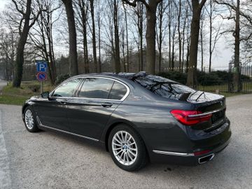 BMW 740 - 4