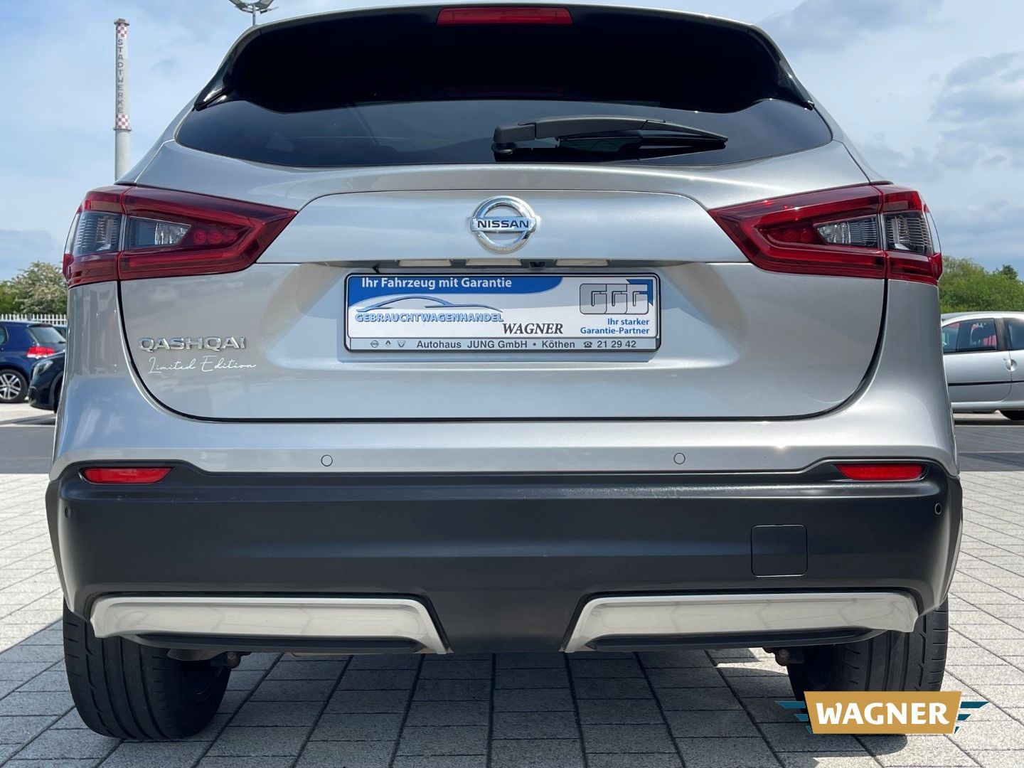 Fahrzeugabbildung Nissan Qashqai Akari Leder Pano SHZ 360°LED  Klimaautom