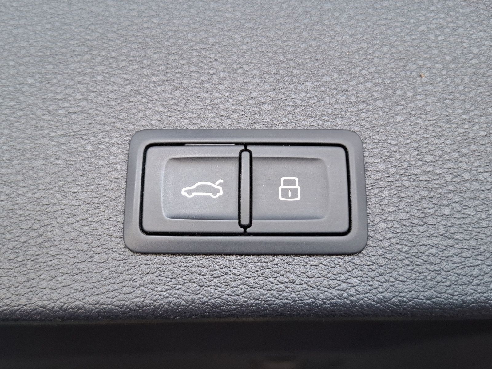 Fahrzeugabbildung Audi Q2 TFSI quattro S-Line Navi AVC ACC PDC SHZ APP